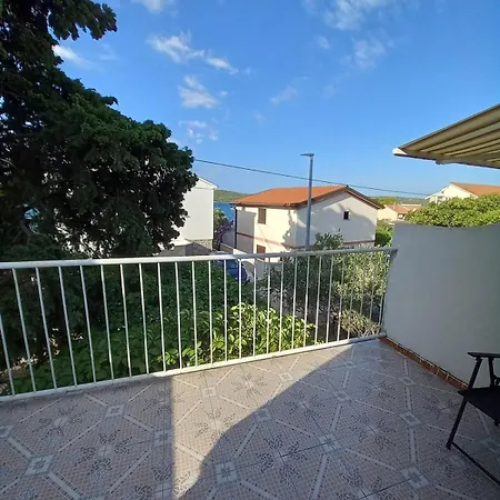 Apartment Pink Siris, Terrace, Parking, 80 Meters From The *