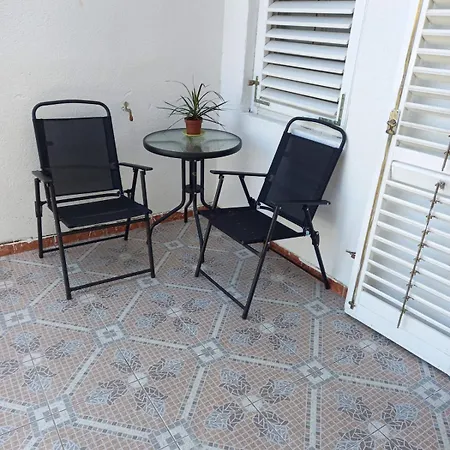 Pink Siris, Terrace, Parking, 80 Meters From The Apartment Pirovac