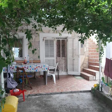 Pink Siris, Terrace, Parking, 80 Meters From The * Pirovac