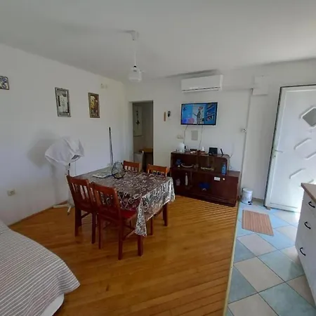 Pink Siris, Terrace, Parking, 80 Meters From The * Pirovac