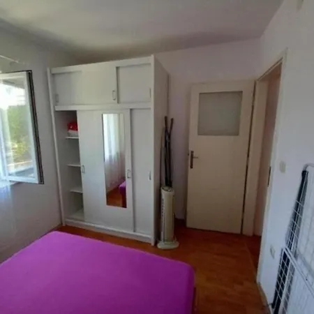 Pink Siris, Terrace, Parking, 80 Meters From The Apartment