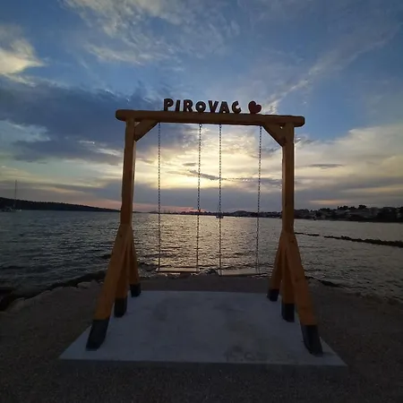 Pink Siris, Terrace, Parking, 80 Meters From The Pirovac
