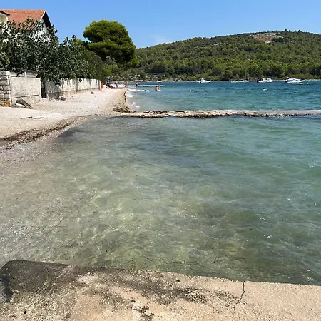 Apartment Pink Siris, Terrace, Parking, 80 Meters From The